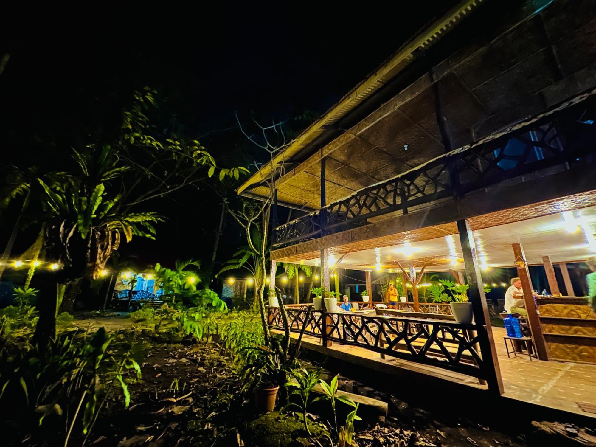 Playa Del Fuego Camiguin Beach Hostel & Resort Мамбахао Экстерьер фото