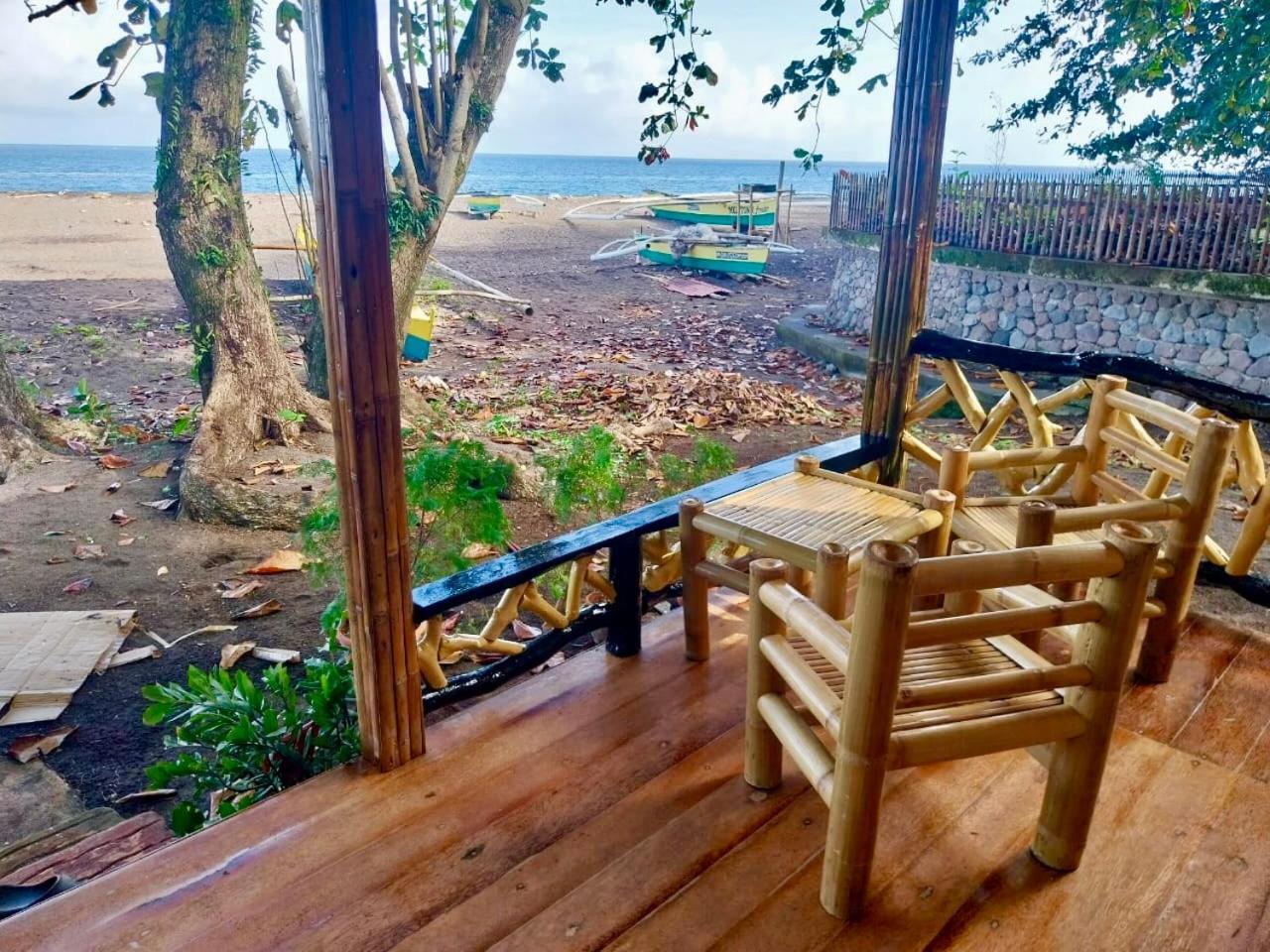 Playa Del Fuego Camiguin Beach Hostel & Resort Мамбахао Экстерьер фото