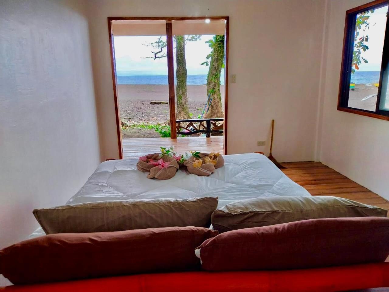 Playa Del Fuego Camiguin Beach Hostel & Resort Мамбахао Экстерьер фото