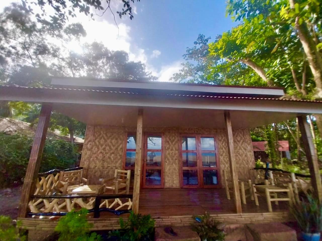 Playa Del Fuego Camiguin Beach Hostel & Resort Мамбахао Экстерьер фото