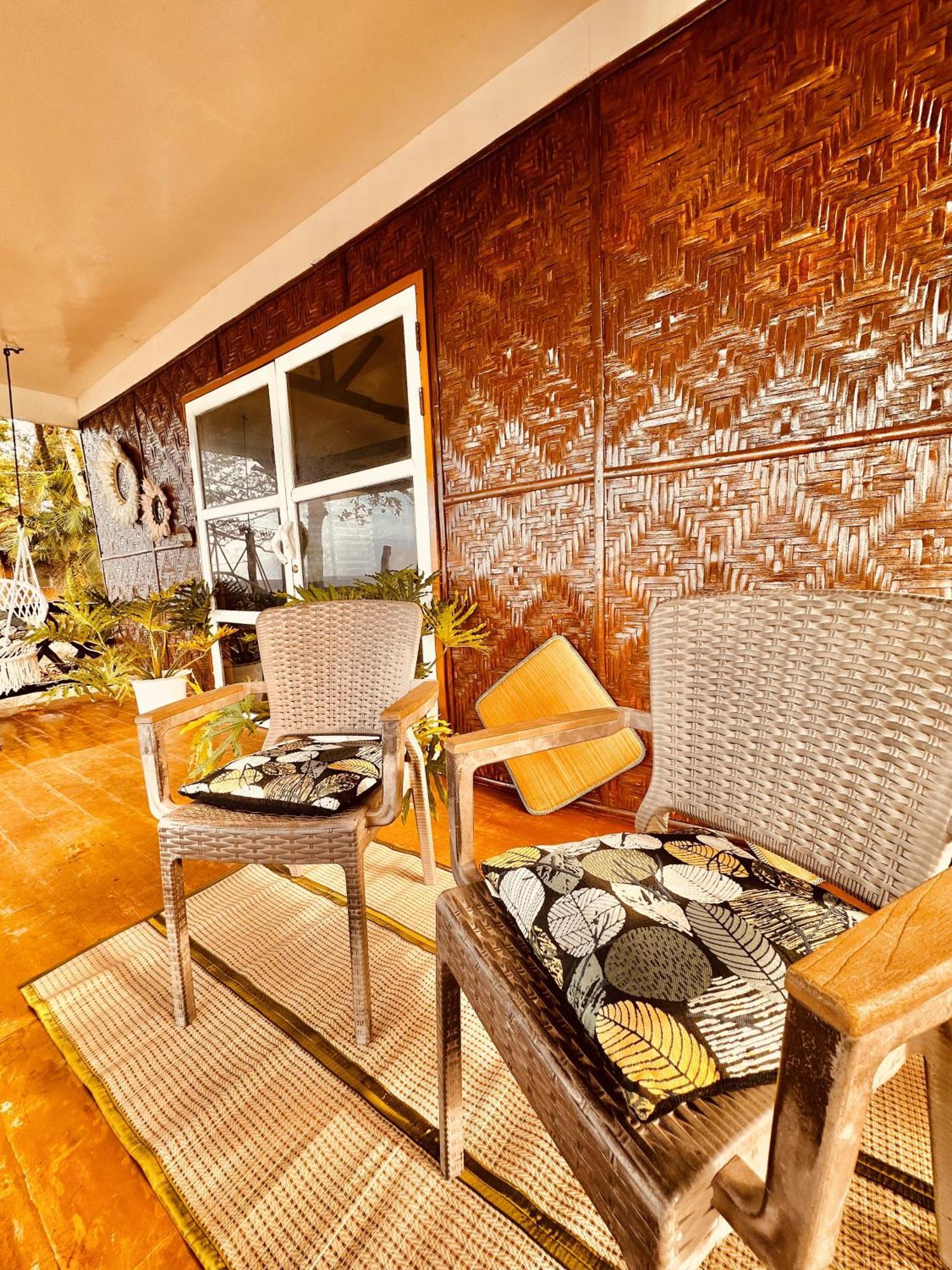 Playa Del Fuego Camiguin Beach Hostel & Resort Мамбахао Экстерьер фото