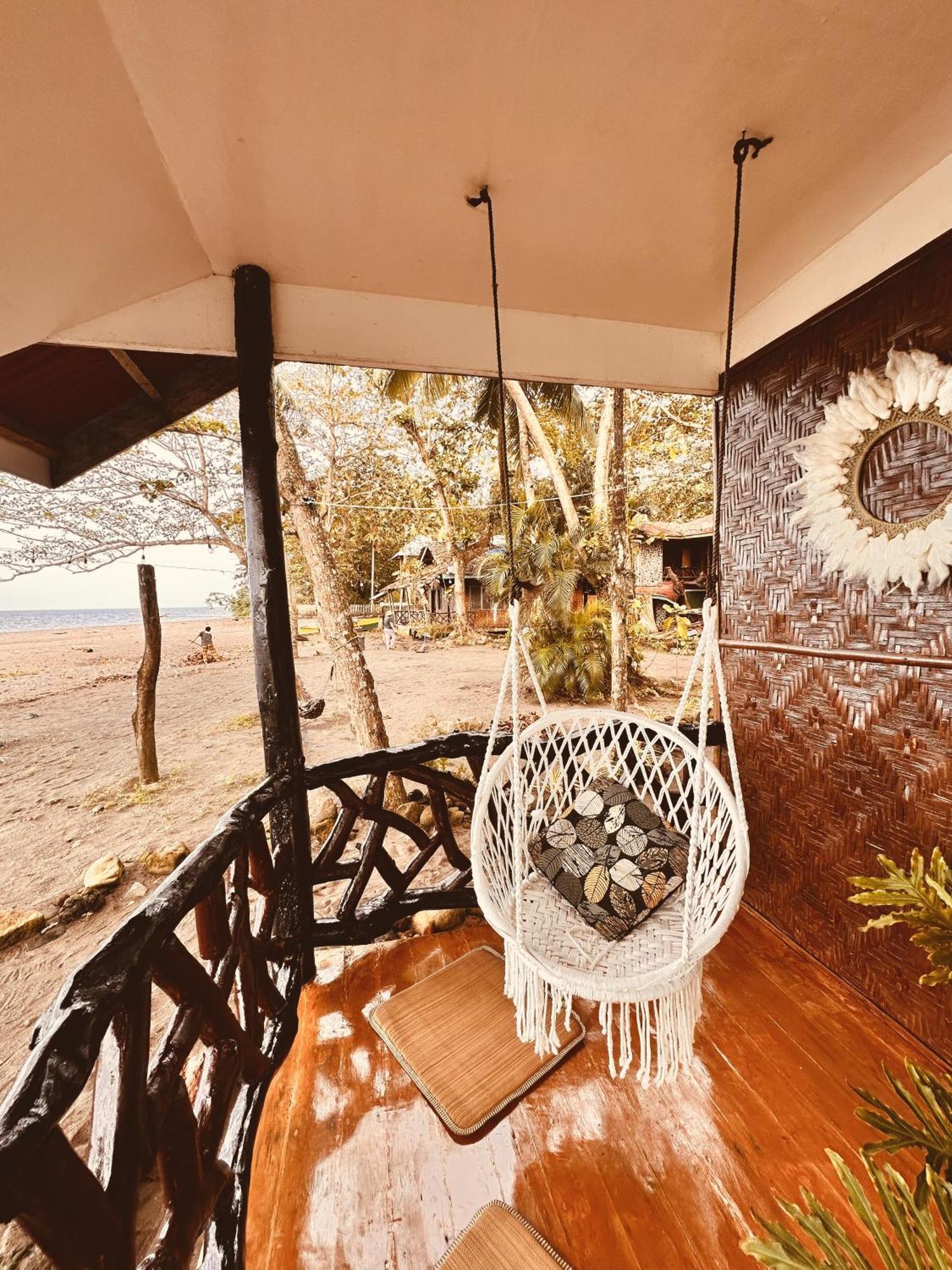 Playa Del Fuego Camiguin Beach Hostel & Resort Мамбахао Экстерьер фото