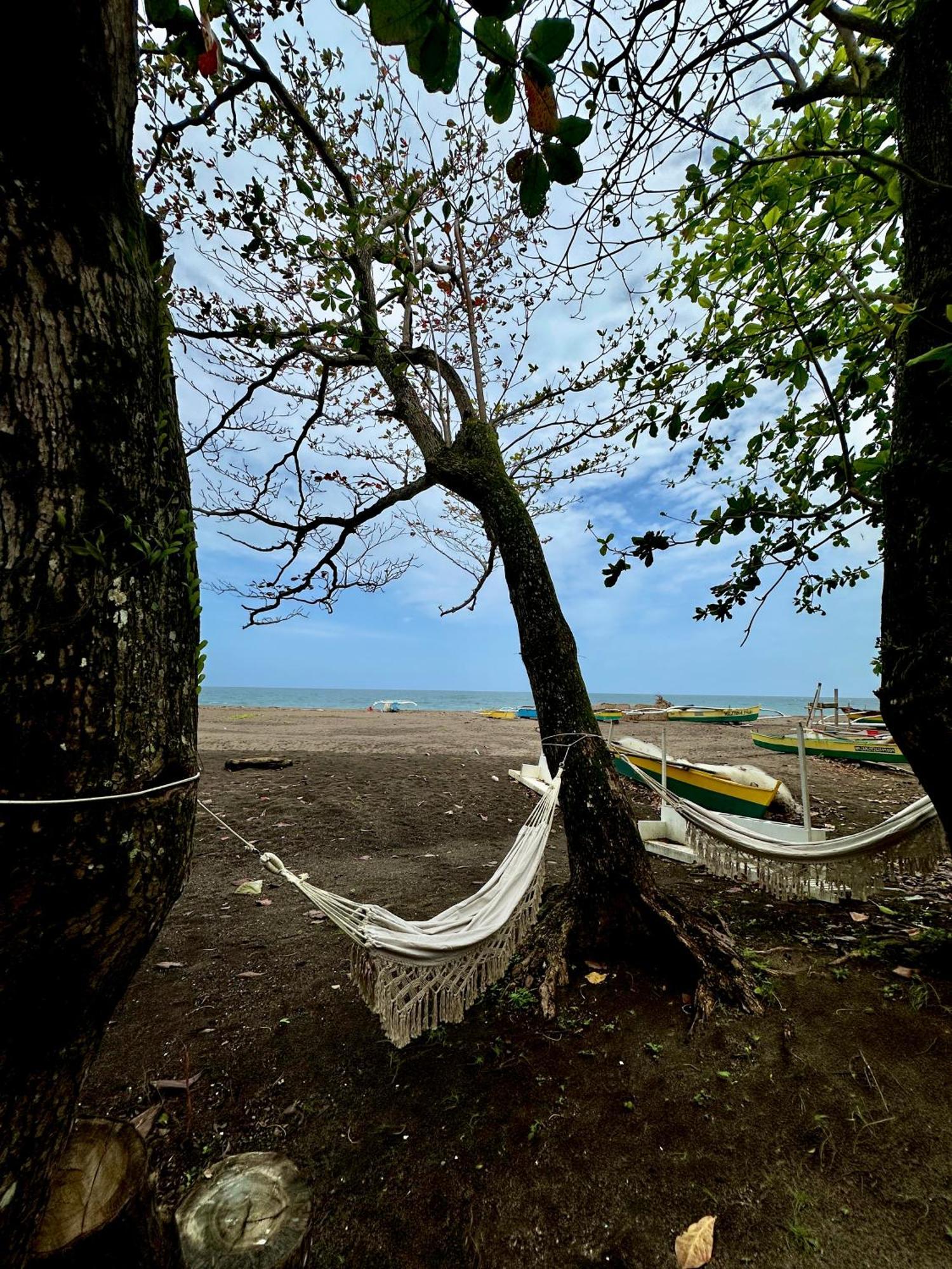 Playa Del Fuego Camiguin Beach Hostel & Resort Мамбахао Экстерьер фото