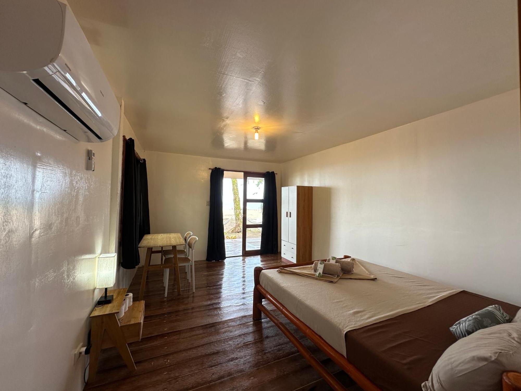 Playa Del Fuego Camiguin Beach Hostel & Resort Мамбахао Экстерьер фото